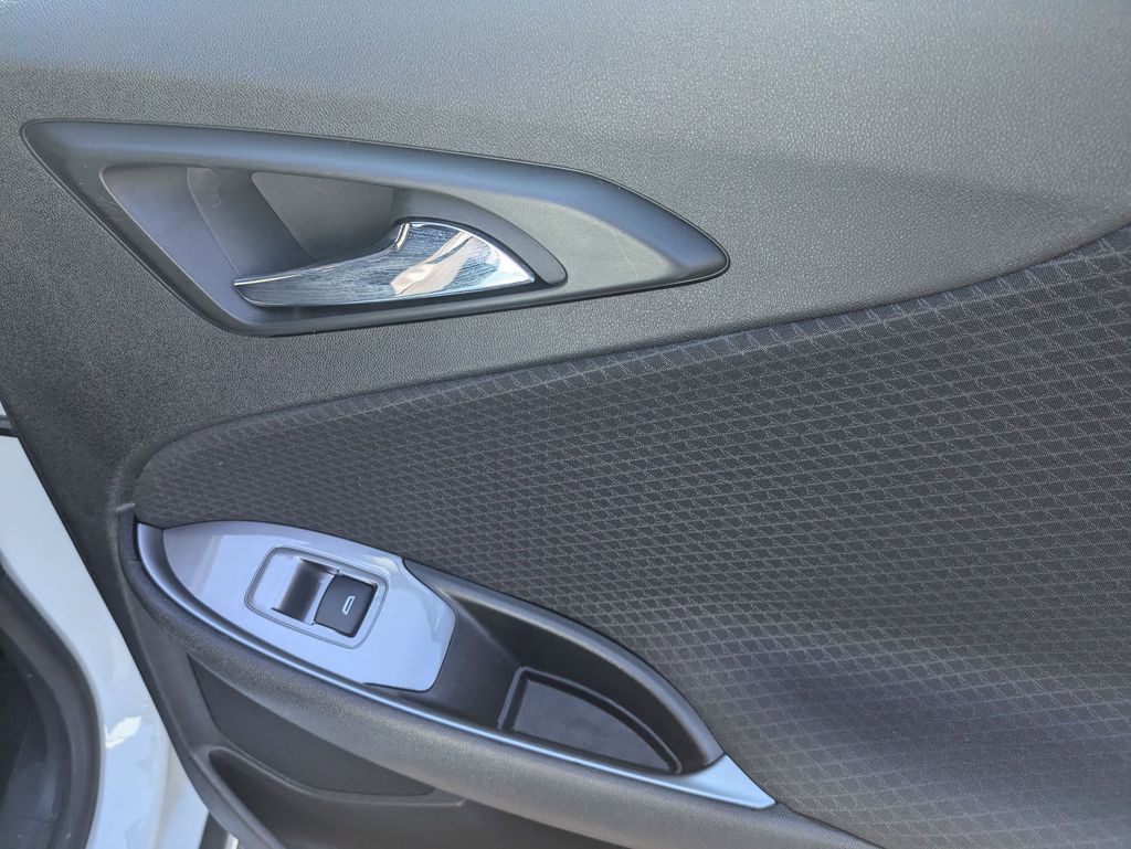 Thumbnail: 2024 Chevrolet Malibu - 28