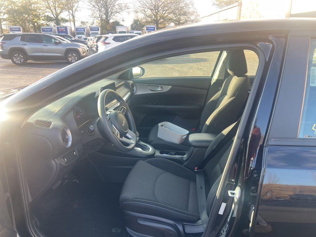 Thumbnail: 2023 Kia Forte - 6