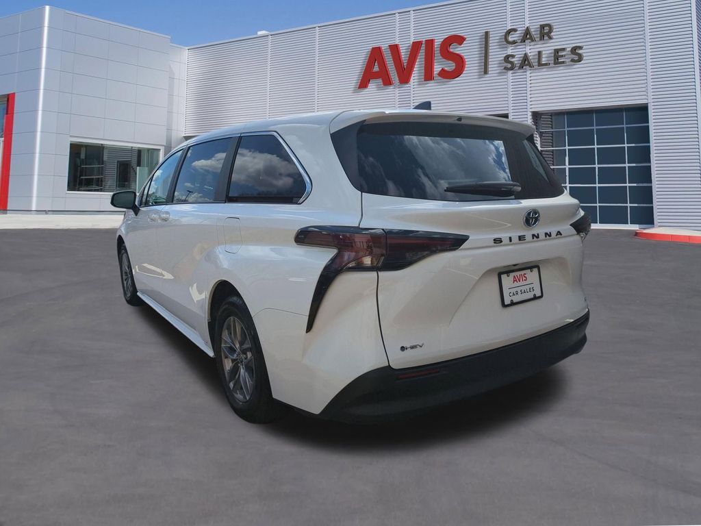 Thumbnail: 2025 Toyota Sienna - 9