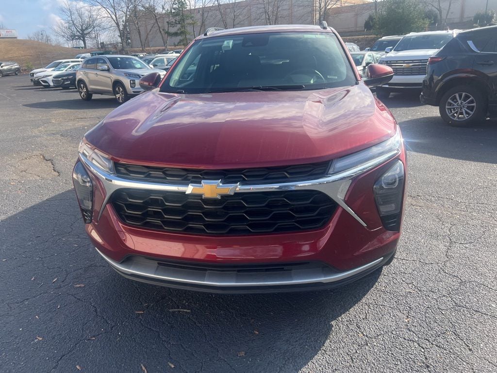 Thumbnail: 2025 Chevrolet Trax - 2