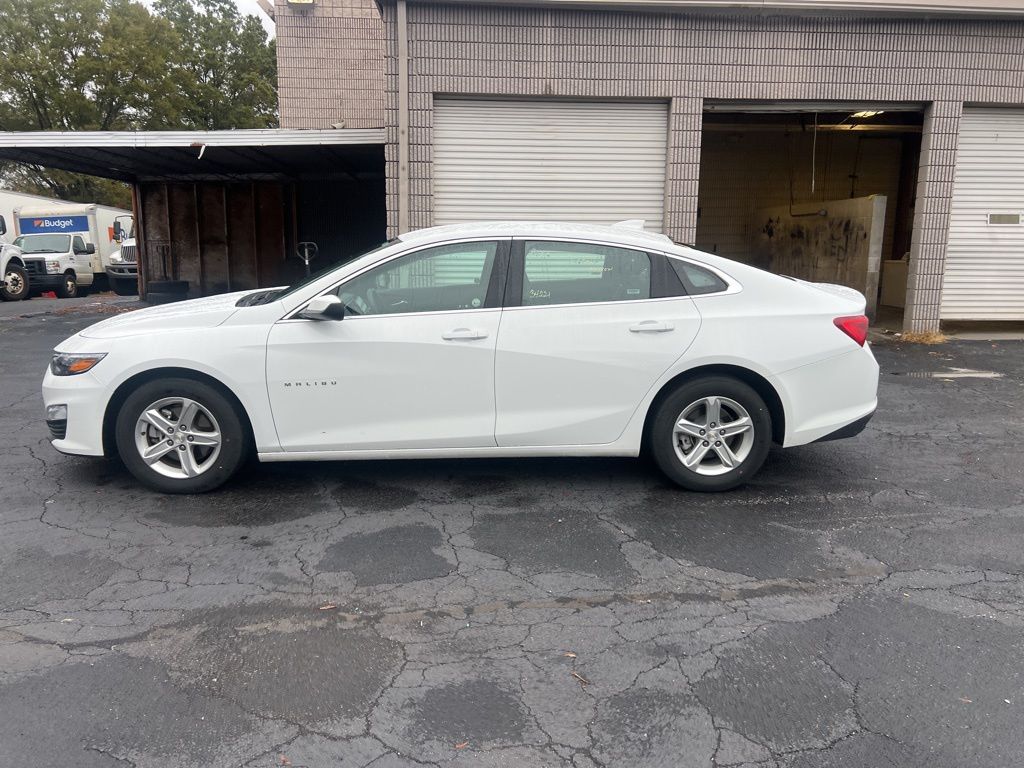 Thumbnail: 2024 Chevrolet Malibu - 9