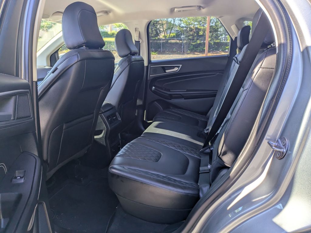2024 Ford Edge Titanium 26