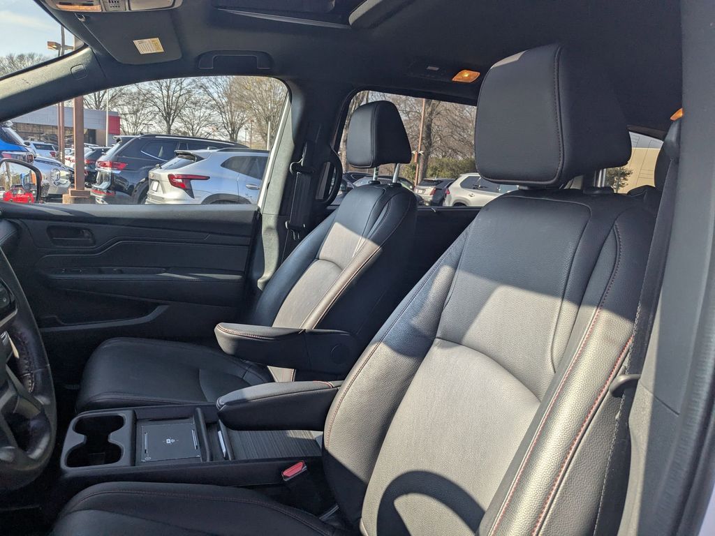 Thumbnail: 2025 Honda Odyssey - 21