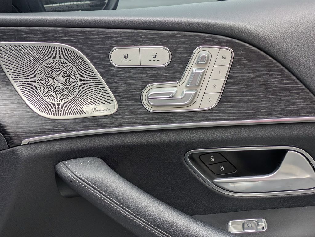 Thumbnail: 2025 Mercedes-Benz GLS - 35