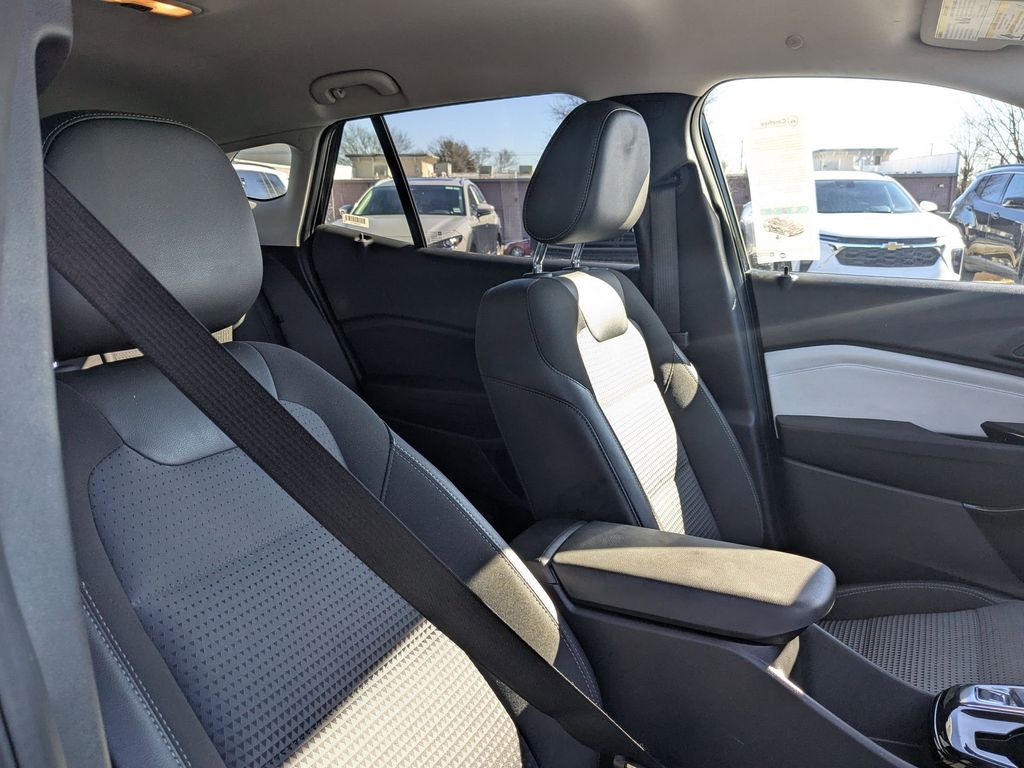 Thumbnail: 2024 Chevrolet Trax - 32