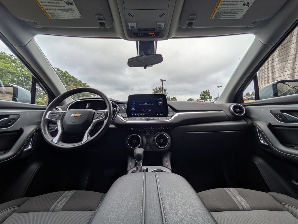 Thumbnail: 2025 Chevrolet Blazer - 26