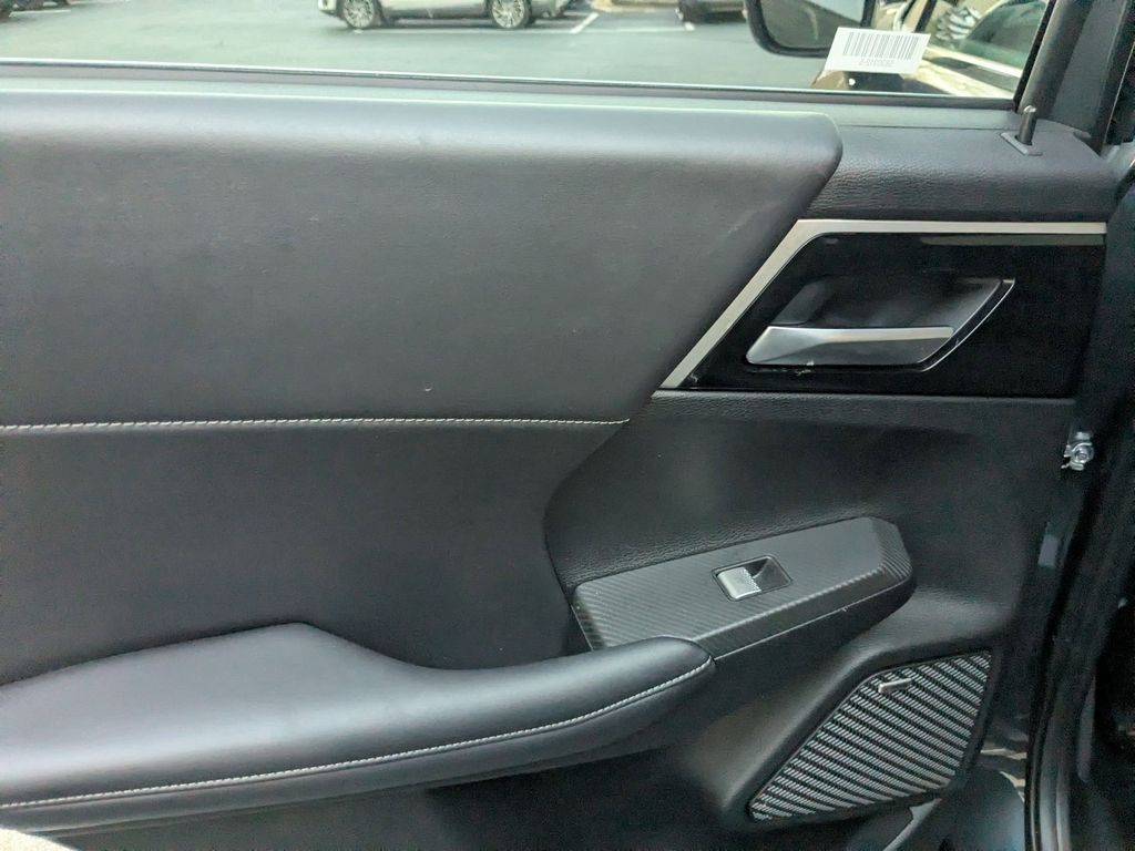 Thumbnail: 2025 Mitsubishi Outlander - 22