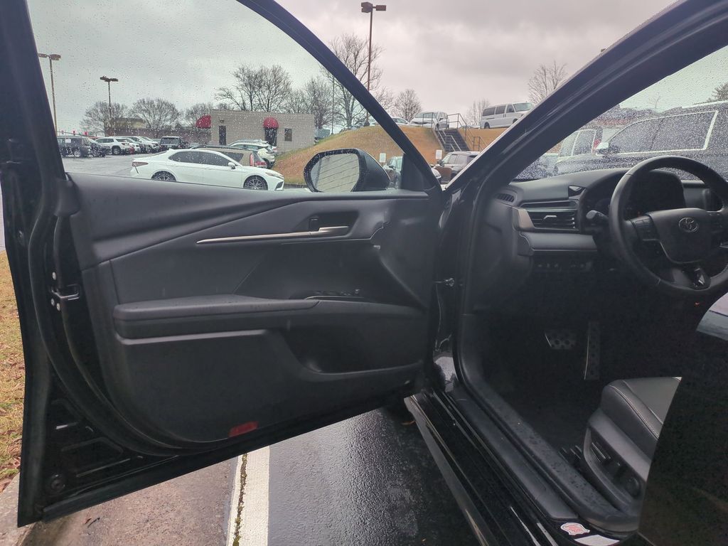 Thumbnail: 2025 Toyota Camry - 11