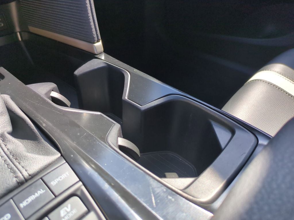 Thumbnail: 2025 Toyota Camry - 24