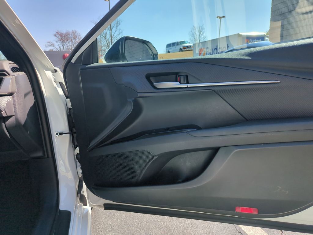 Thumbnail: 2025 Toyota Camry - 33