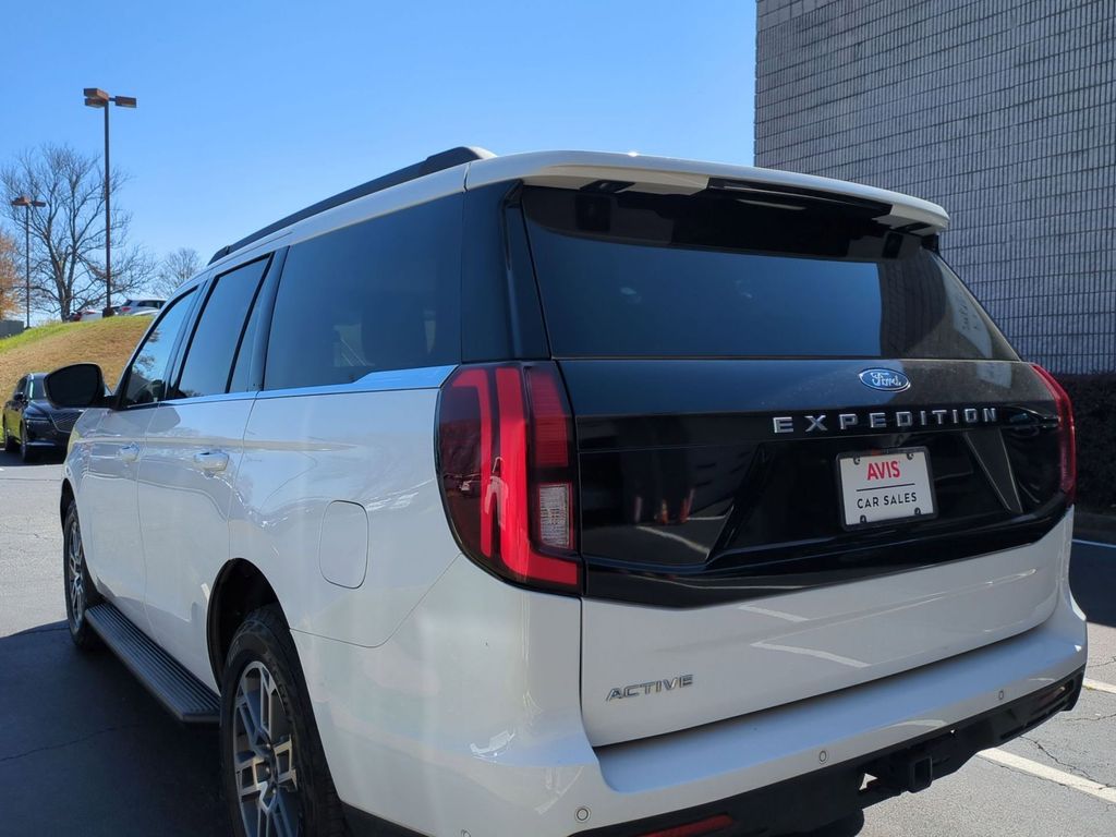 Thumbnail: 2025 Ford Expedition - 9