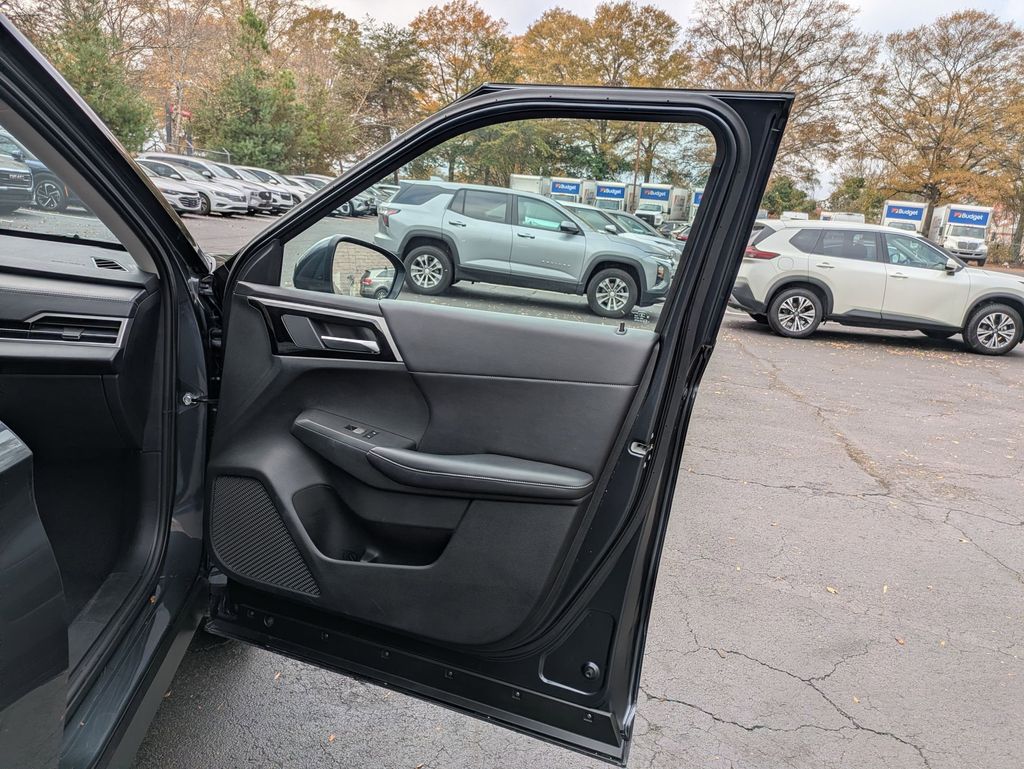 Thumbnail: 2024 Mitsubishi Outlander - 28