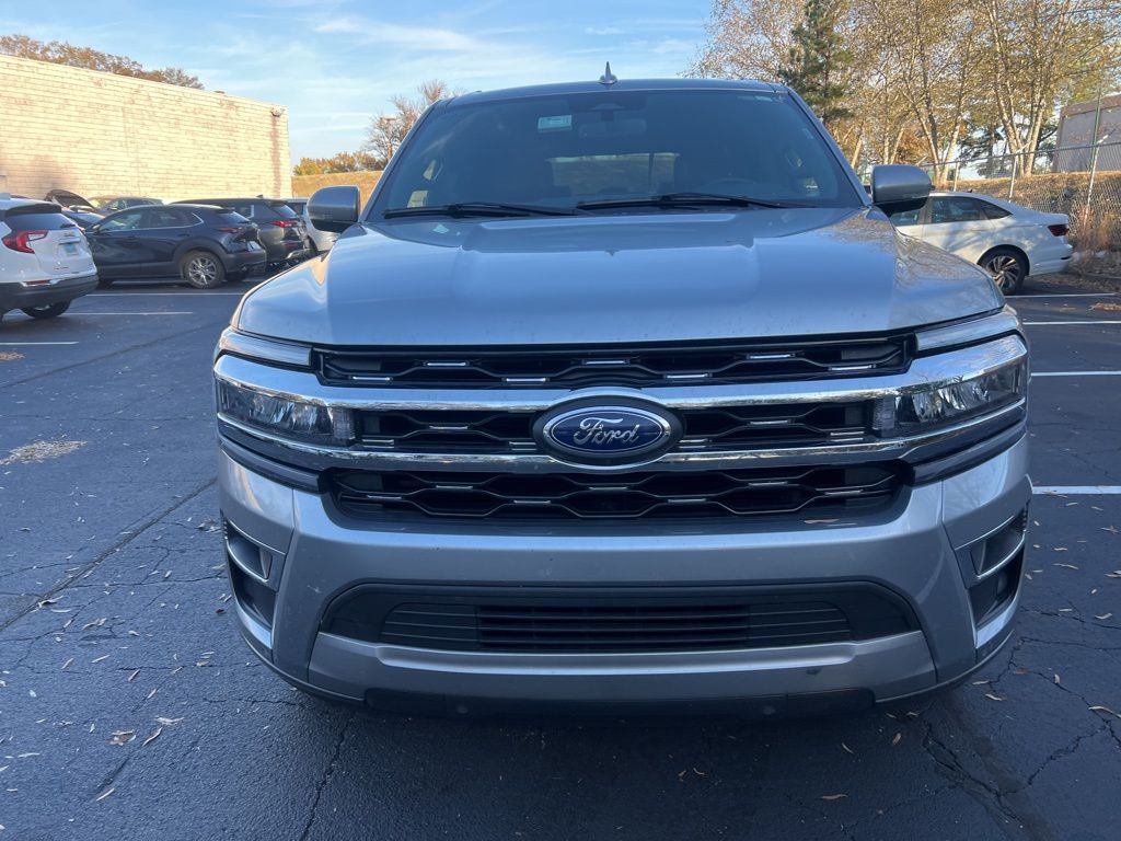 2024 Ford Expedition Limited photo 2