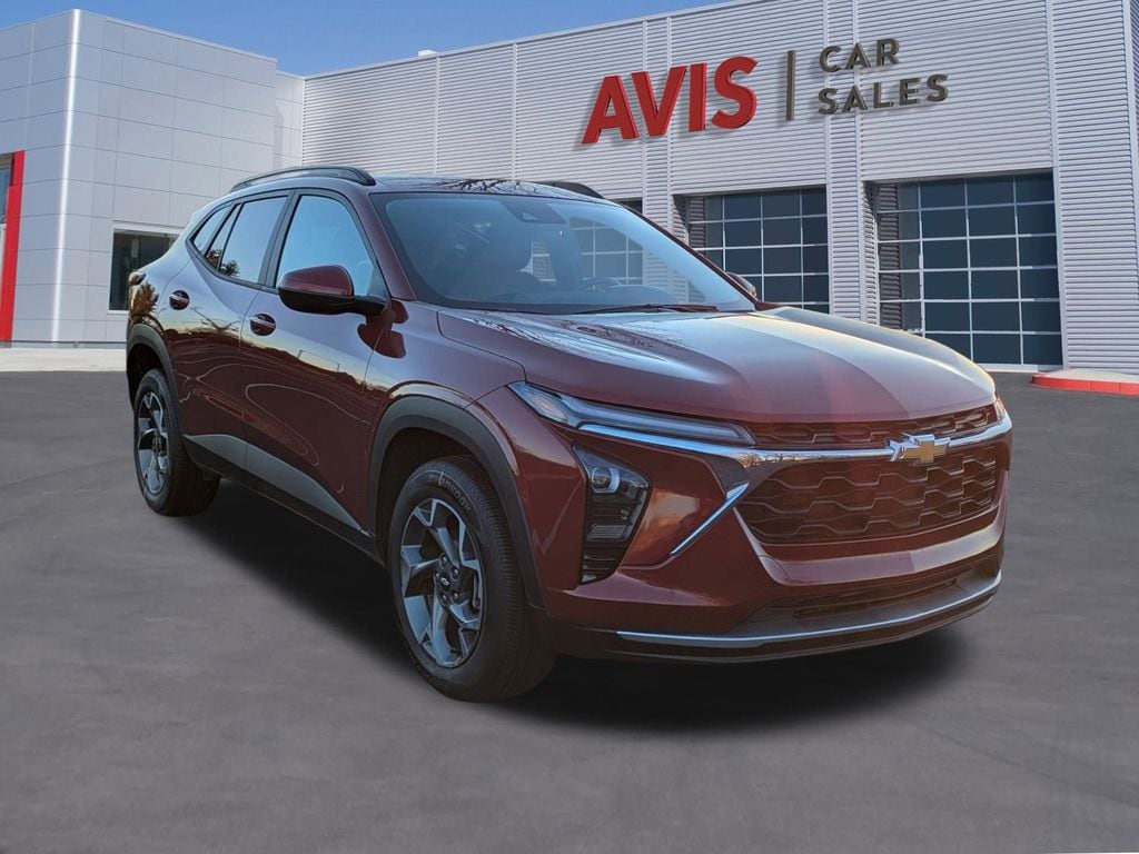 Thumbnail: 2025 Chevrolet Trax - 3