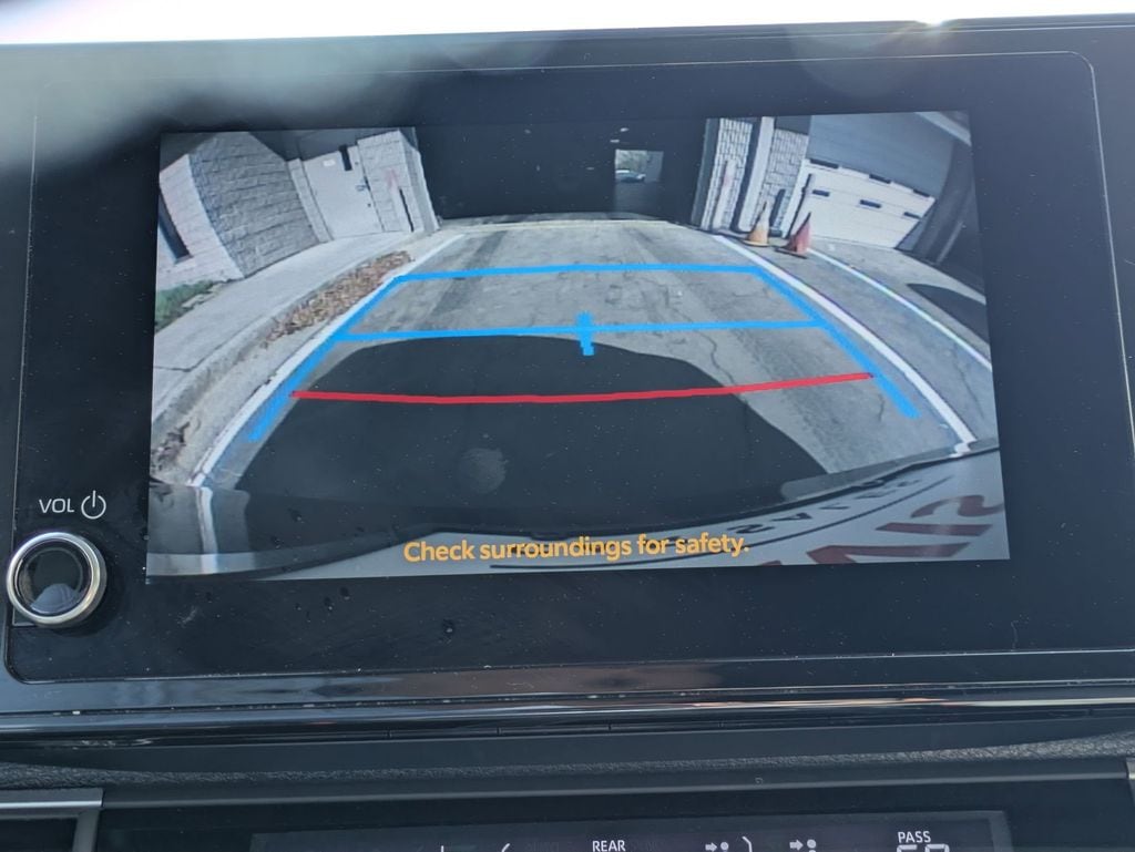 Thumbnail: 2025 Toyota Sienna - 19