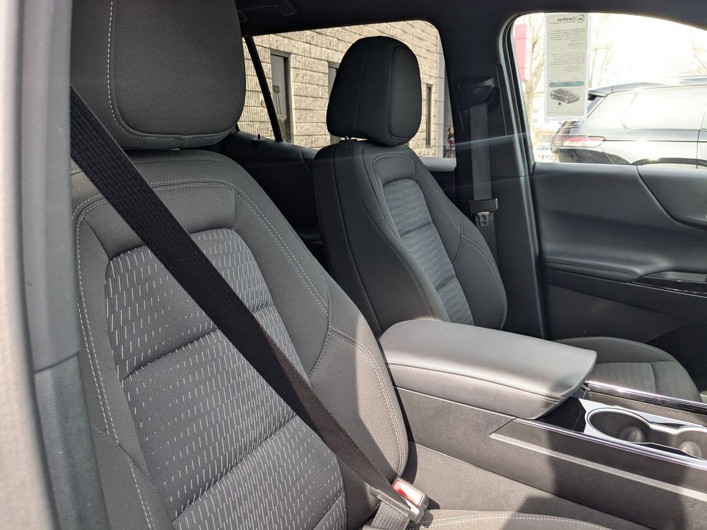 Thumbnail: 2025 Chevrolet Equinox - 30