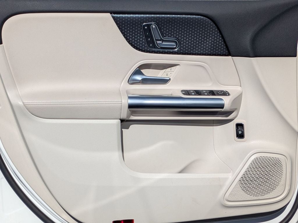 Thumbnail: 2025 Mercedes-Benz GLA - 11