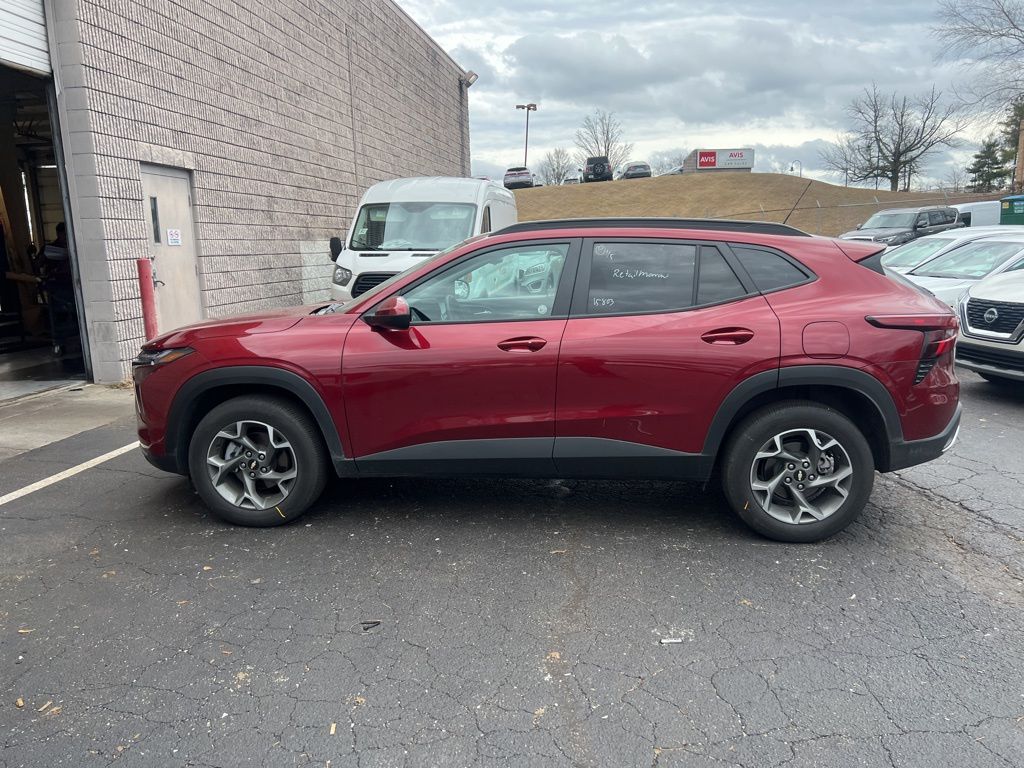 Thumbnail: 2025 Chevrolet Trax - 7