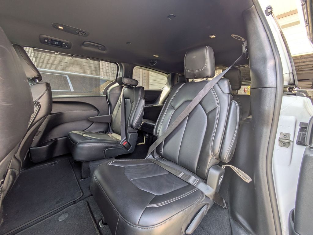 Thumbnail: 2025 Chrysler Pacifica - 26