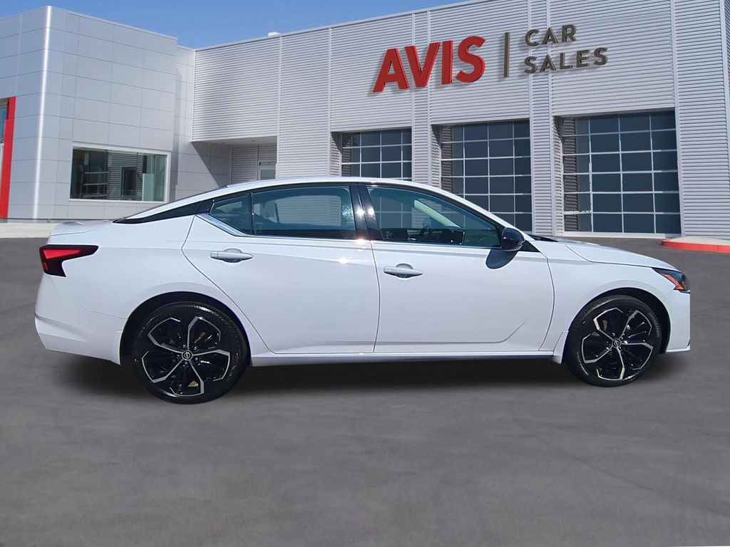 Thumbnail: 2025 Nissan Altima - 5