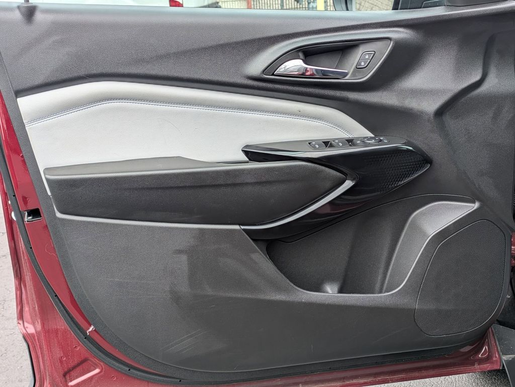 Thumbnail: 2025 Chevrolet Trax - 11