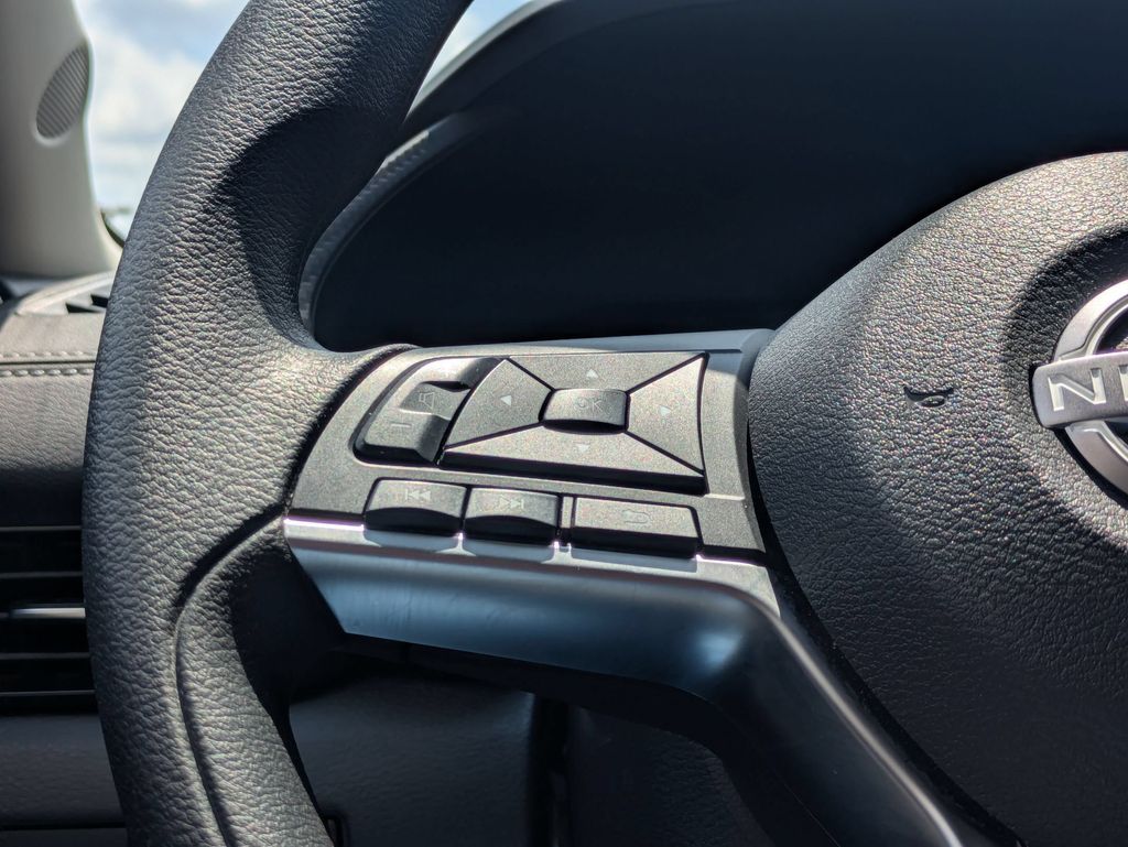 Thumbnail: 2025 Nissan Sentra - 22
