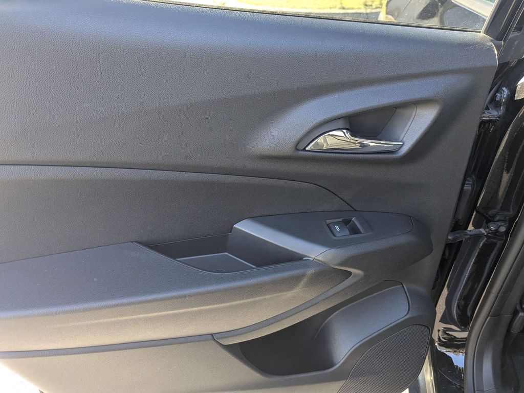 Thumbnail: 2024 Chevrolet Trax - 26