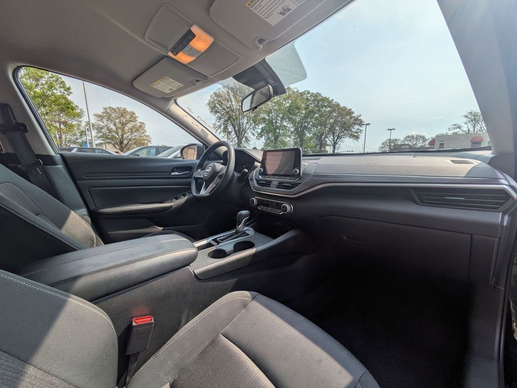 Thumbnail: 2025 Nissan Altima - 30