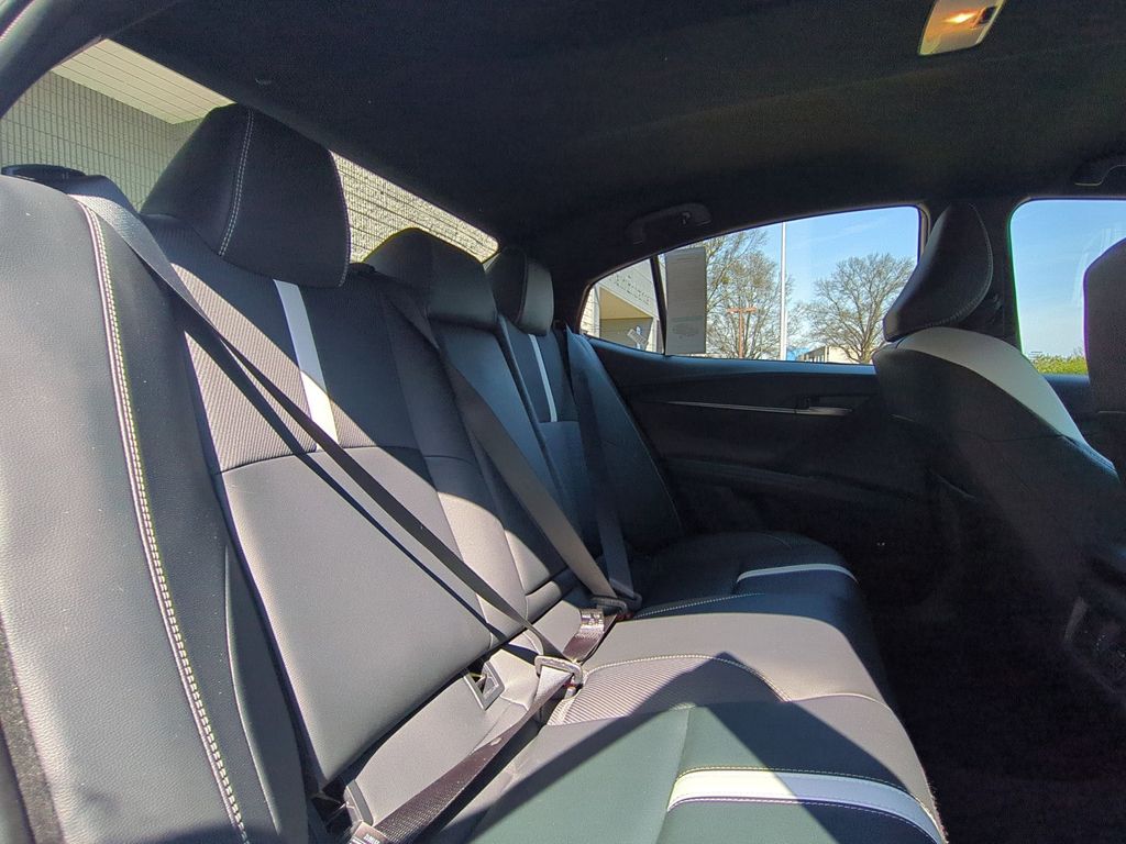 Thumbnail: 2025 Toyota Camry - 30