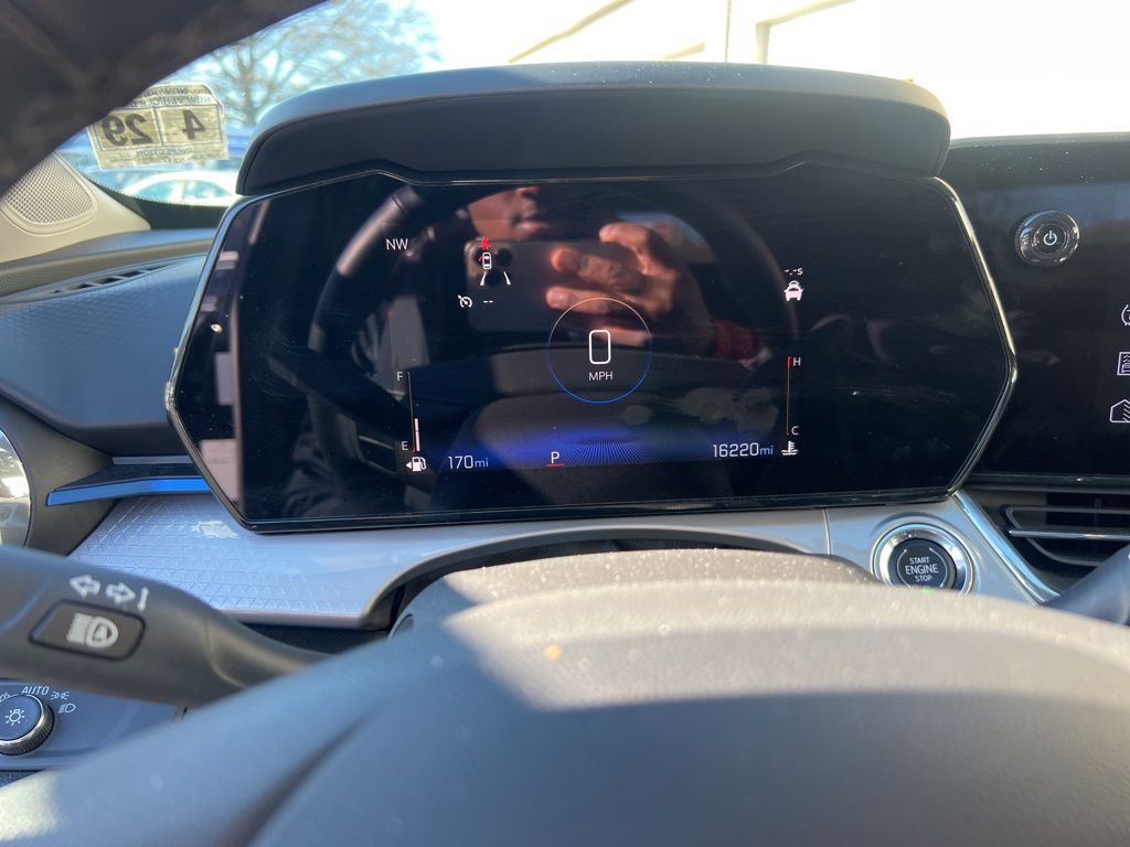 Thumbnail: 2025 Chevrolet Trax - 8