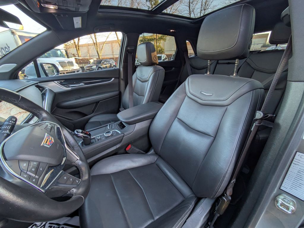 Thumbnail: 2024 Cadillac XT5 - 25