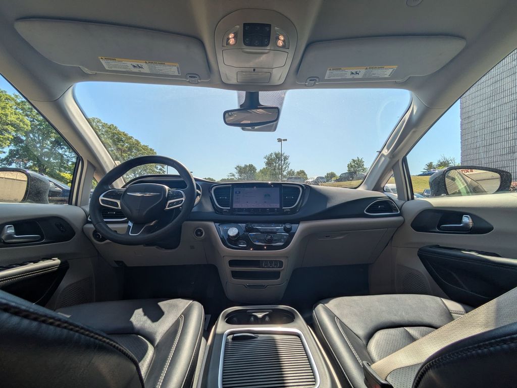 Thumbnail: 2024 Chrysler Pacifica - 24