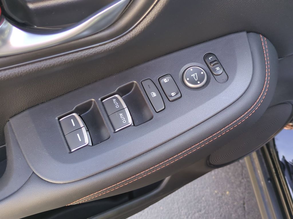 Thumbnail: 2025 Honda HR-V - 13