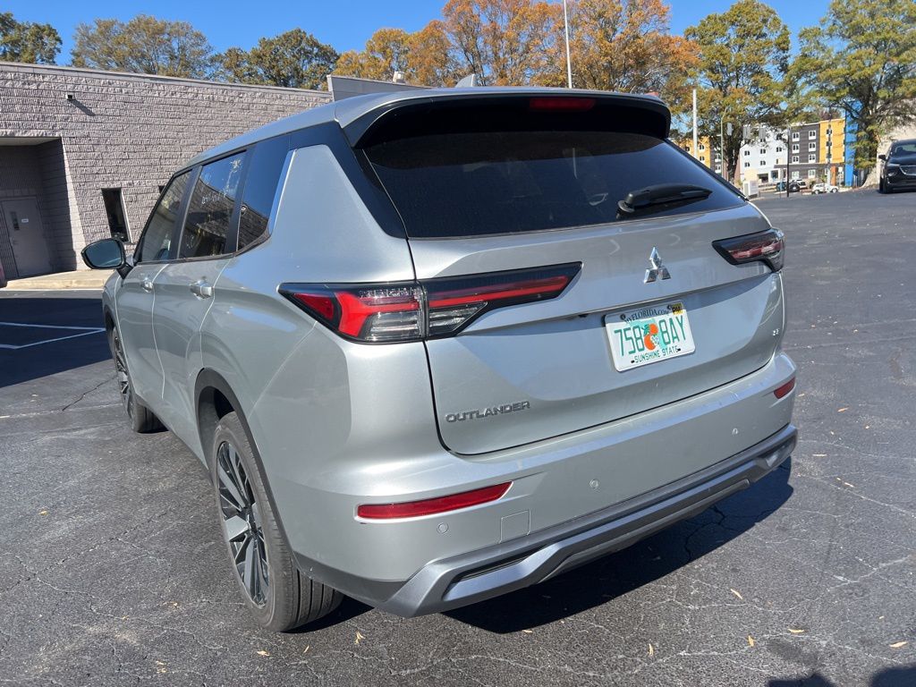 Thumbnail: 2025 Mitsubishi Outlander - 13