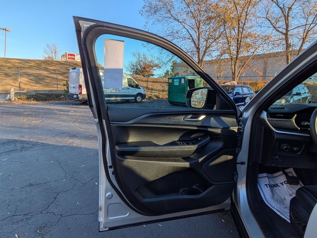 Thumbnail: 2024 Jeep Grand Cherokee L - 11