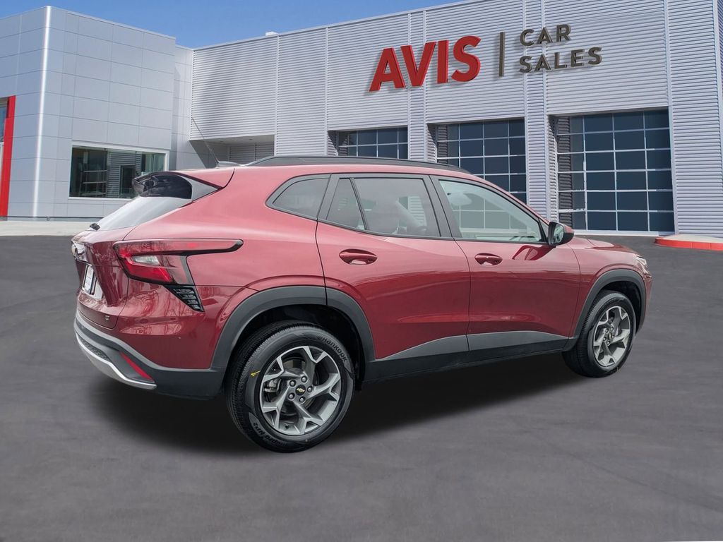 Thumbnail: 2025 Chevrolet Trax - 6