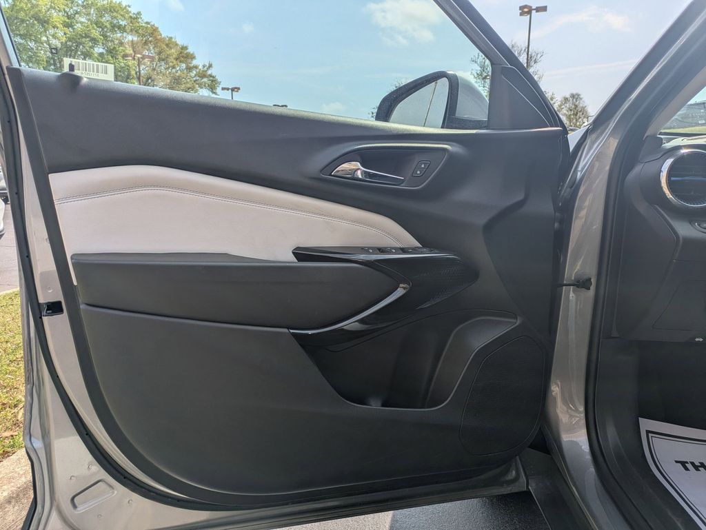 Thumbnail: 2025 Chevrolet Trax - 11