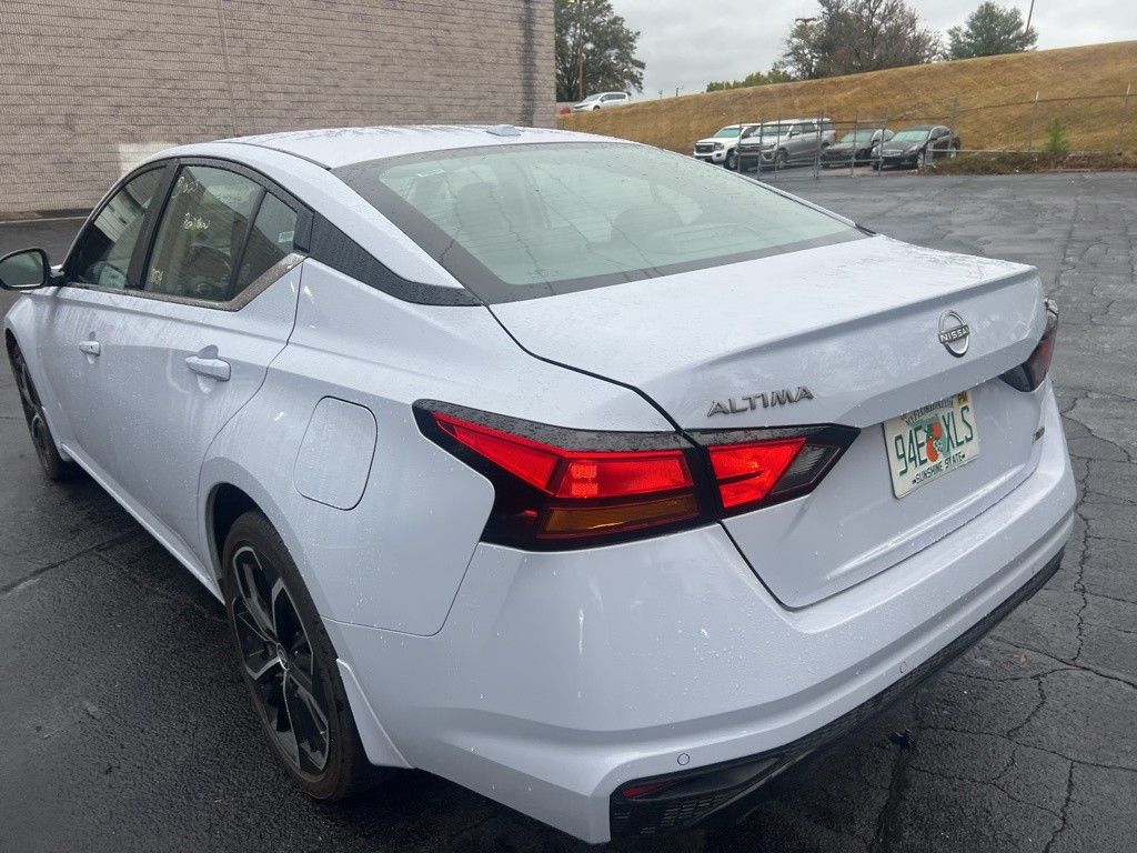 Thumbnail: 2025 Nissan Altima - 5