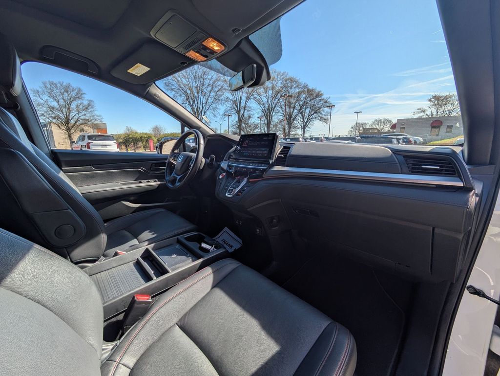 Thumbnail: 2025 Honda Odyssey - 27