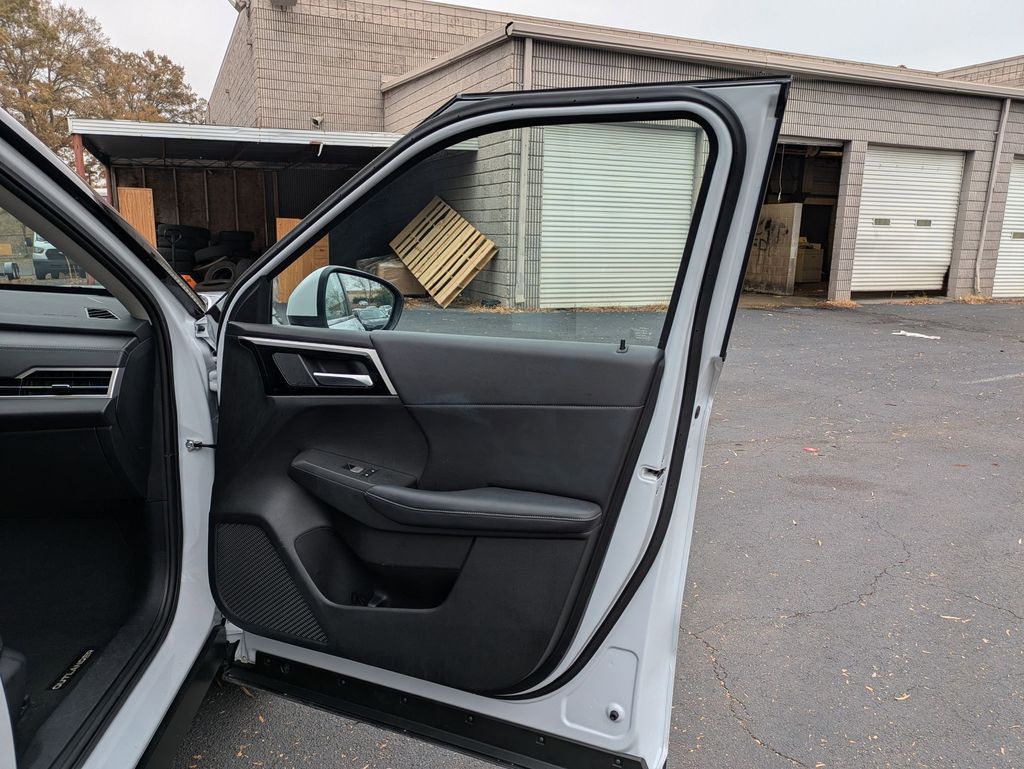 Thumbnail: 2024 Mitsubishi Outlander - 27