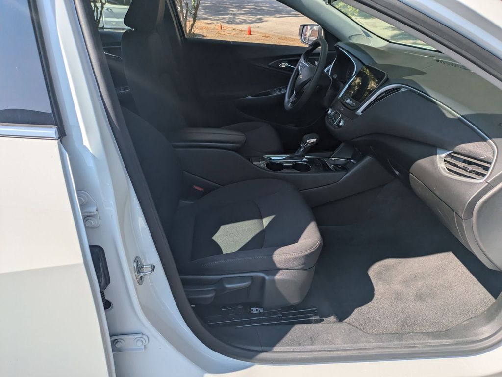 Thumbnail: 2024 Chevrolet Malibu - 33