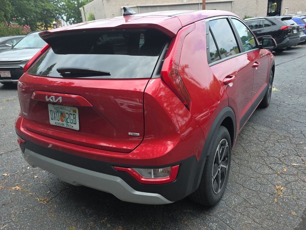Thumbnail: 2025 Kia Niro - 9
