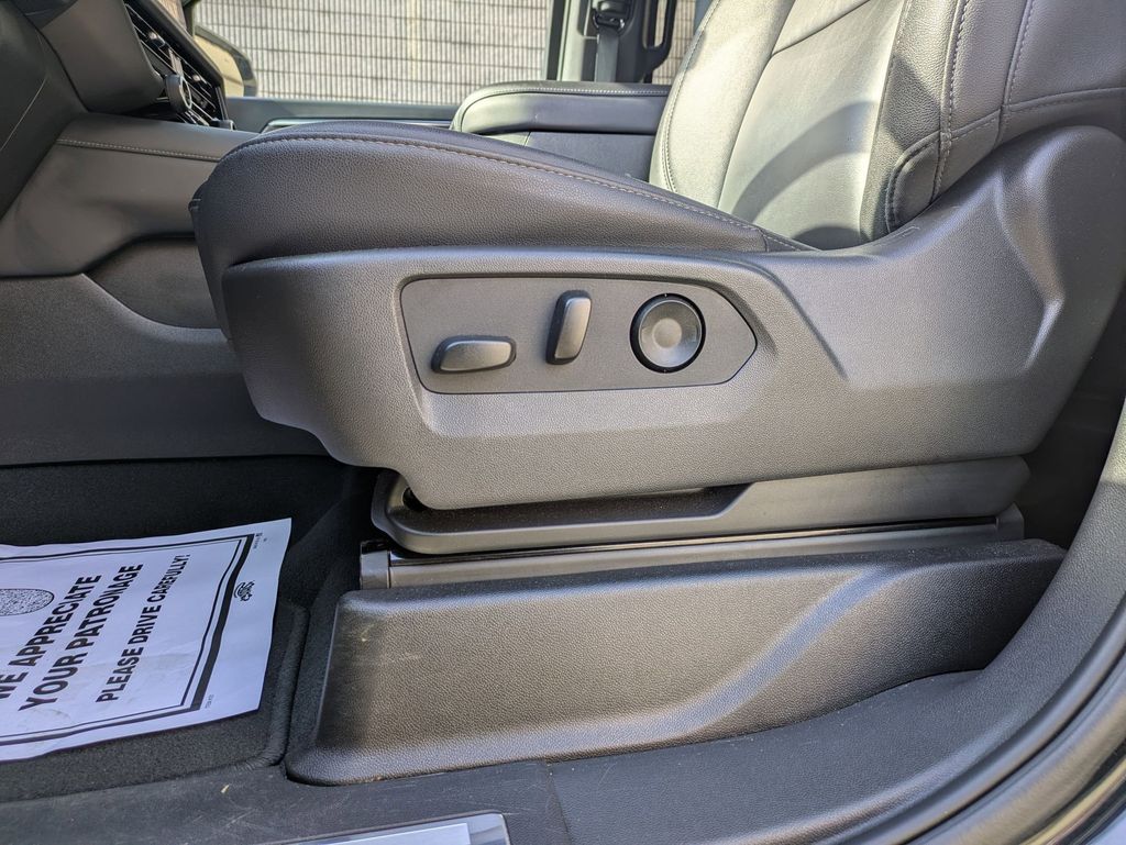 Thumbnail: 2025 Chevrolet Tahoe - 14