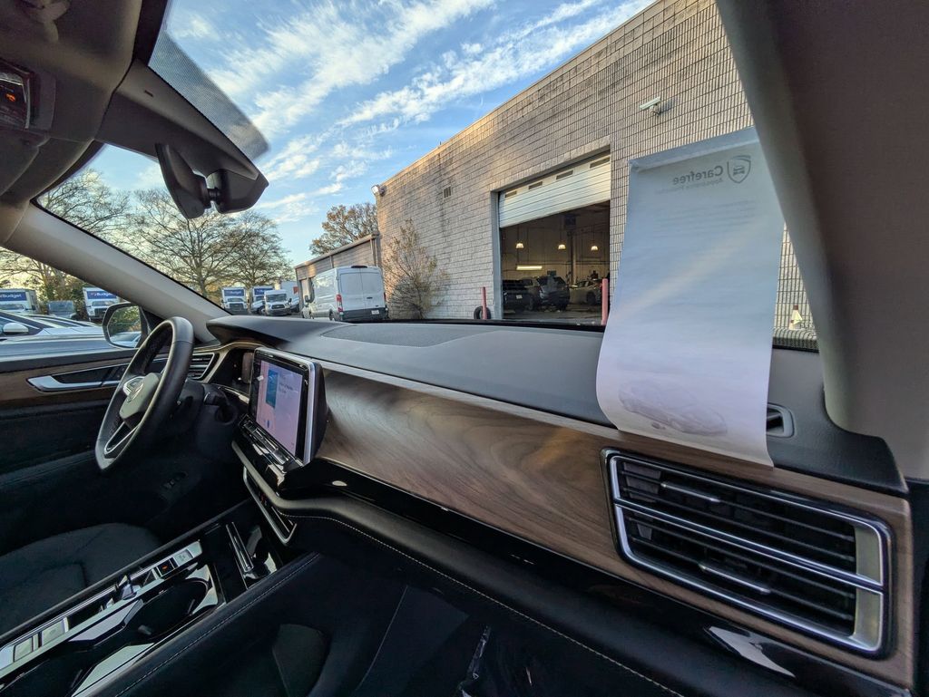 Thumbnail: 2025 Volkswagen Atlas - 29