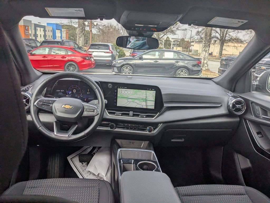 Thumbnail: 2025 Chevrolet Equinox - 25