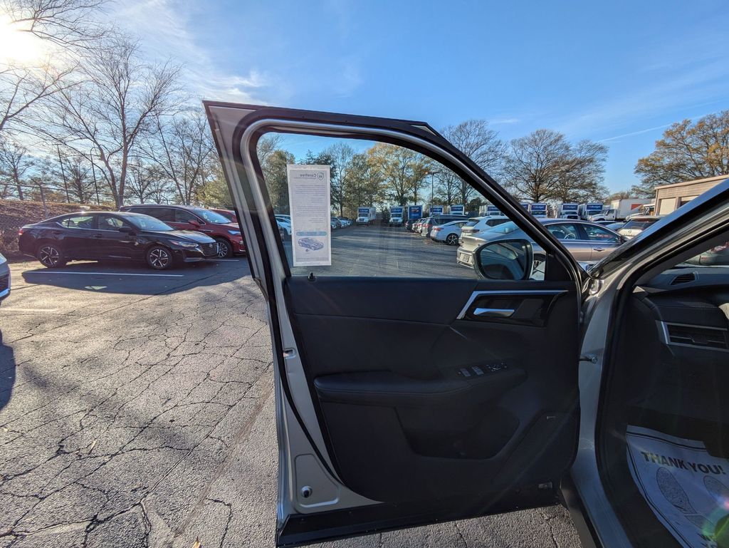 Thumbnail: 2025 Mitsubishi Outlander - 11