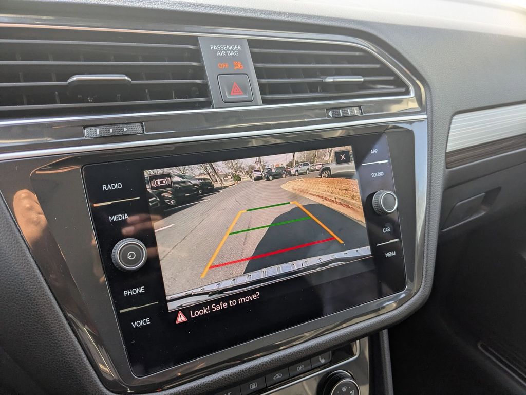 Thumbnail: 2024 Volkswagen Tiguan - 18