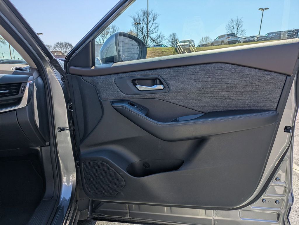 Thumbnail: 2023 Nissan Rogue - 30