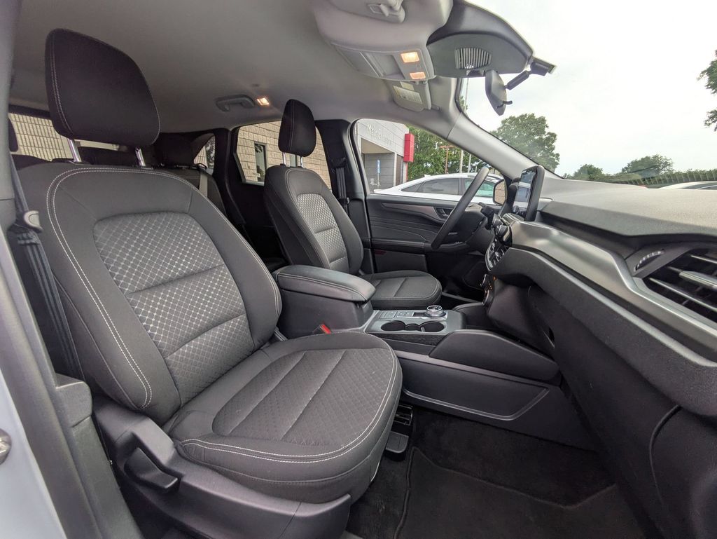 Thumbnail: 2025 Ford Escape - 30