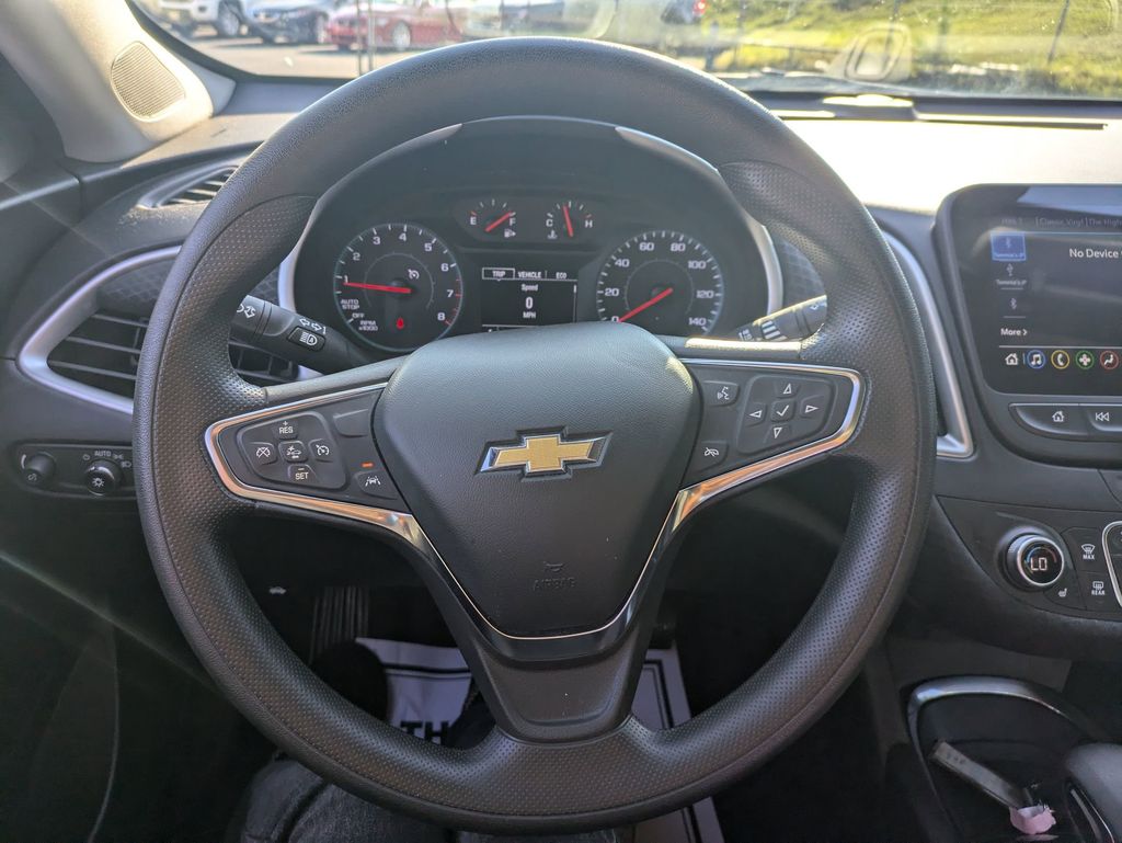 Thumbnail: 2023 Chevrolet Malibu - 19
